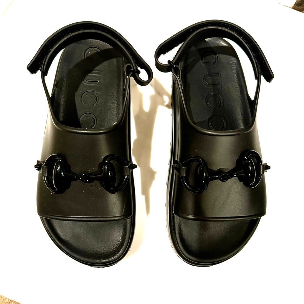 Gucci authentic Gucci horsebit platform sandals. WORN ONCE! Perfect. 39 EU 8.5